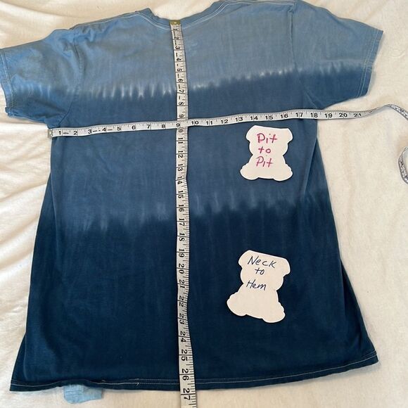 Disney Mickey Mouse woman’s sz M graduated shades of blue SS T-shirt EUC - Picture 6 of 6